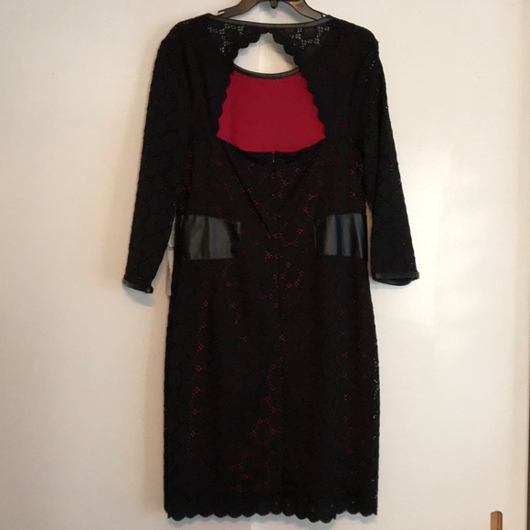Black and red lace dress - Picture 2 of 3